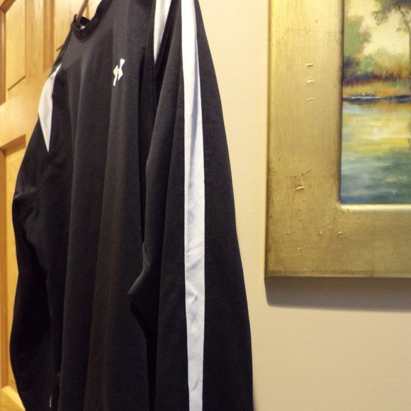 UNDER ARMOUR HEAT GEAR APPAREL  BLACK LONG SLEEVE Shirt - WHITE ACCENTS -Size:XL - Picture 4 of 4